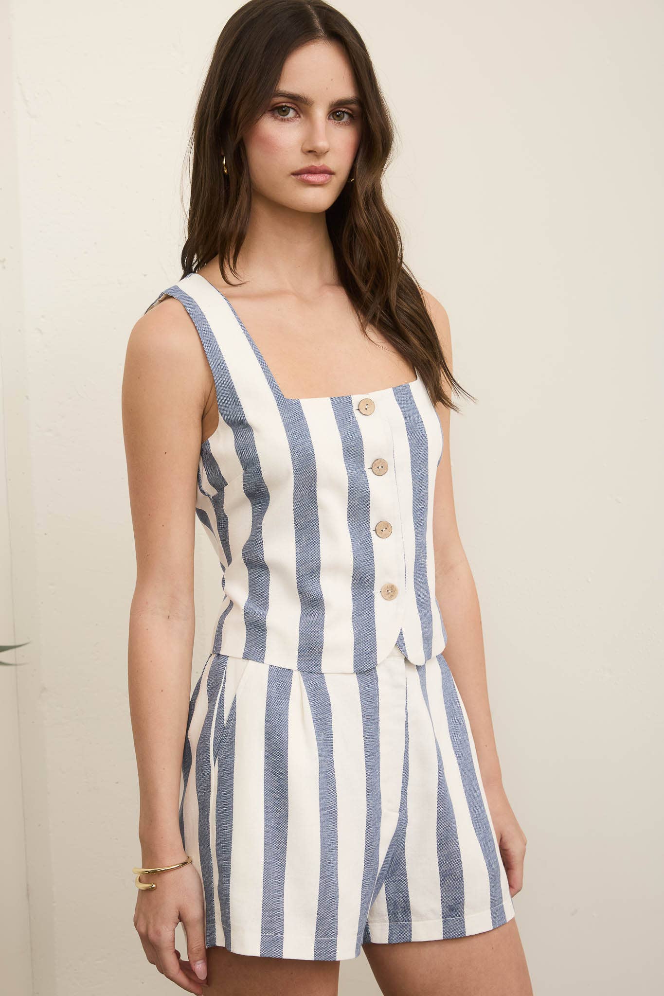 STRIPE BUTTON DOWN SLEEVELESS LINEN TOP